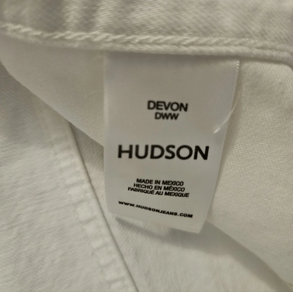 Hudson Devon Women's White Distressed Denim Shorts Size 31 Beach